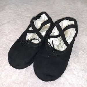 sansha pro black ballet flats in size 6
